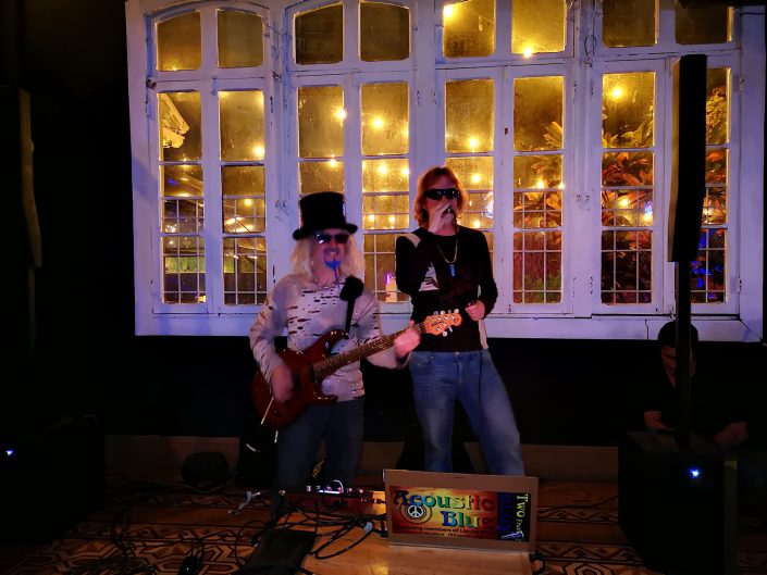 2018-09-06 Out Of The Blue at Mil948 Cocktail Room San Jose Costa Rica SMP CP (20)