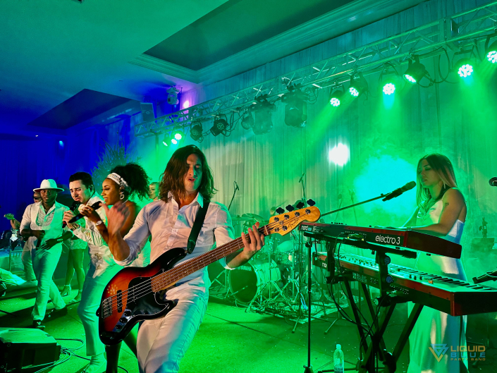 2022-12-16-Liquid-Blue-Band-Toronto-Canada (30) toronto